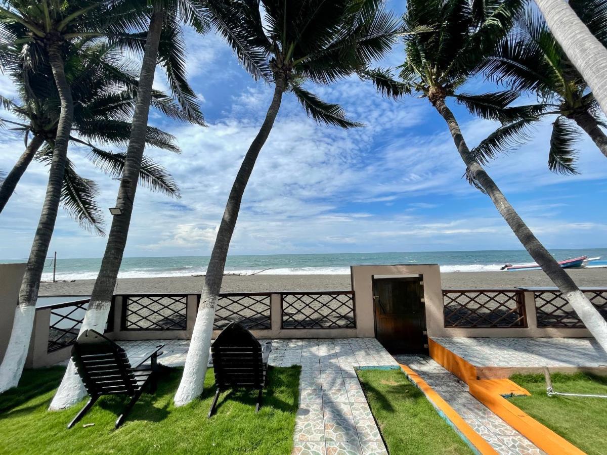 Johnnys Place Hotel Monterrico Esterno foto