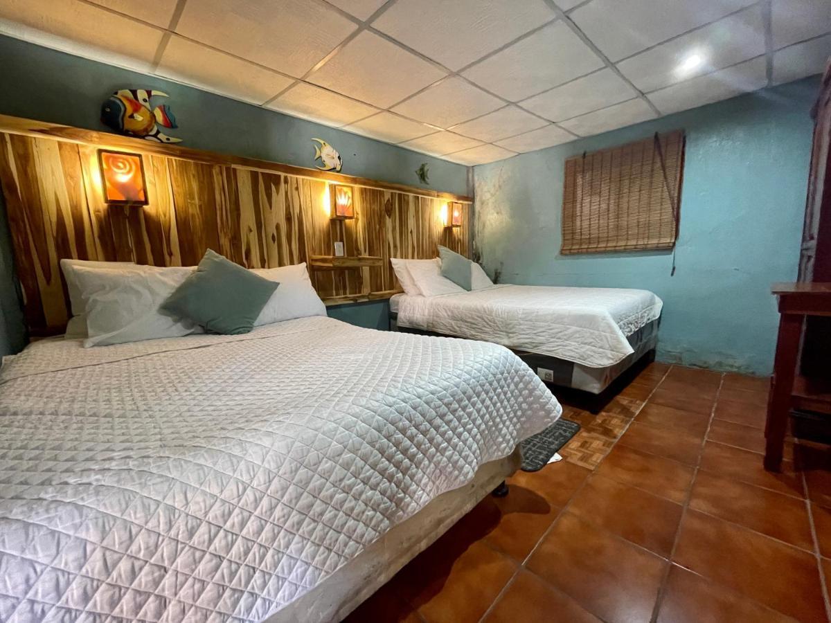 Johnnys Place Hotel Monterrico Esterno foto