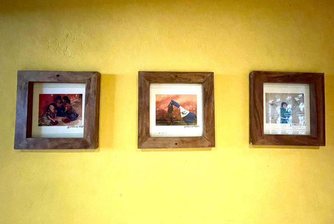 Johnnys Place Hotel Monterrico Esterno foto
