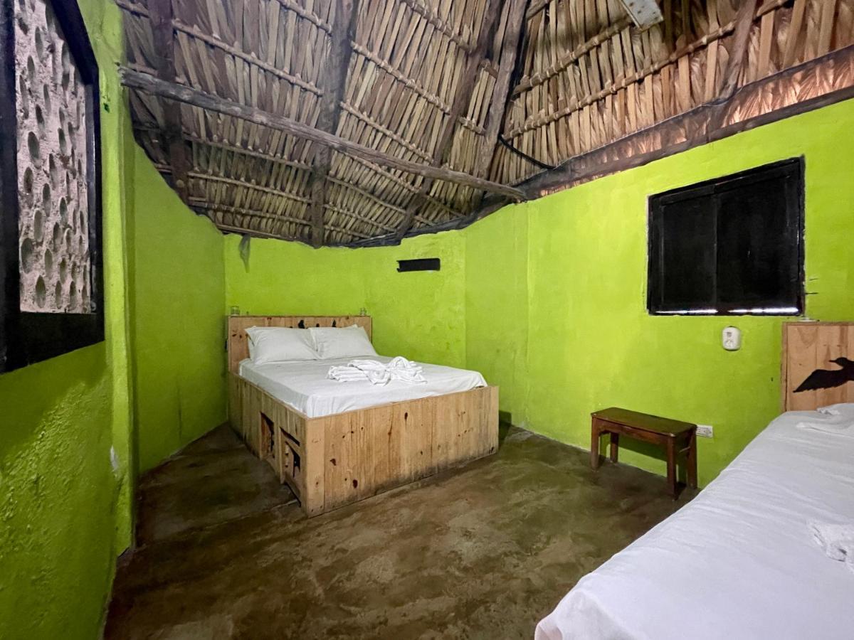 Johnnys Place Hotel Monterrico Esterno foto