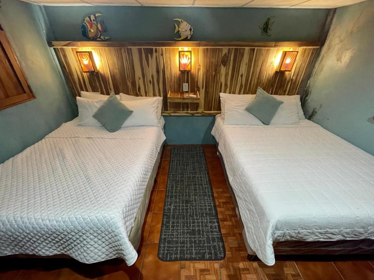 Johnnys Place Hotel Monterrico Esterno foto