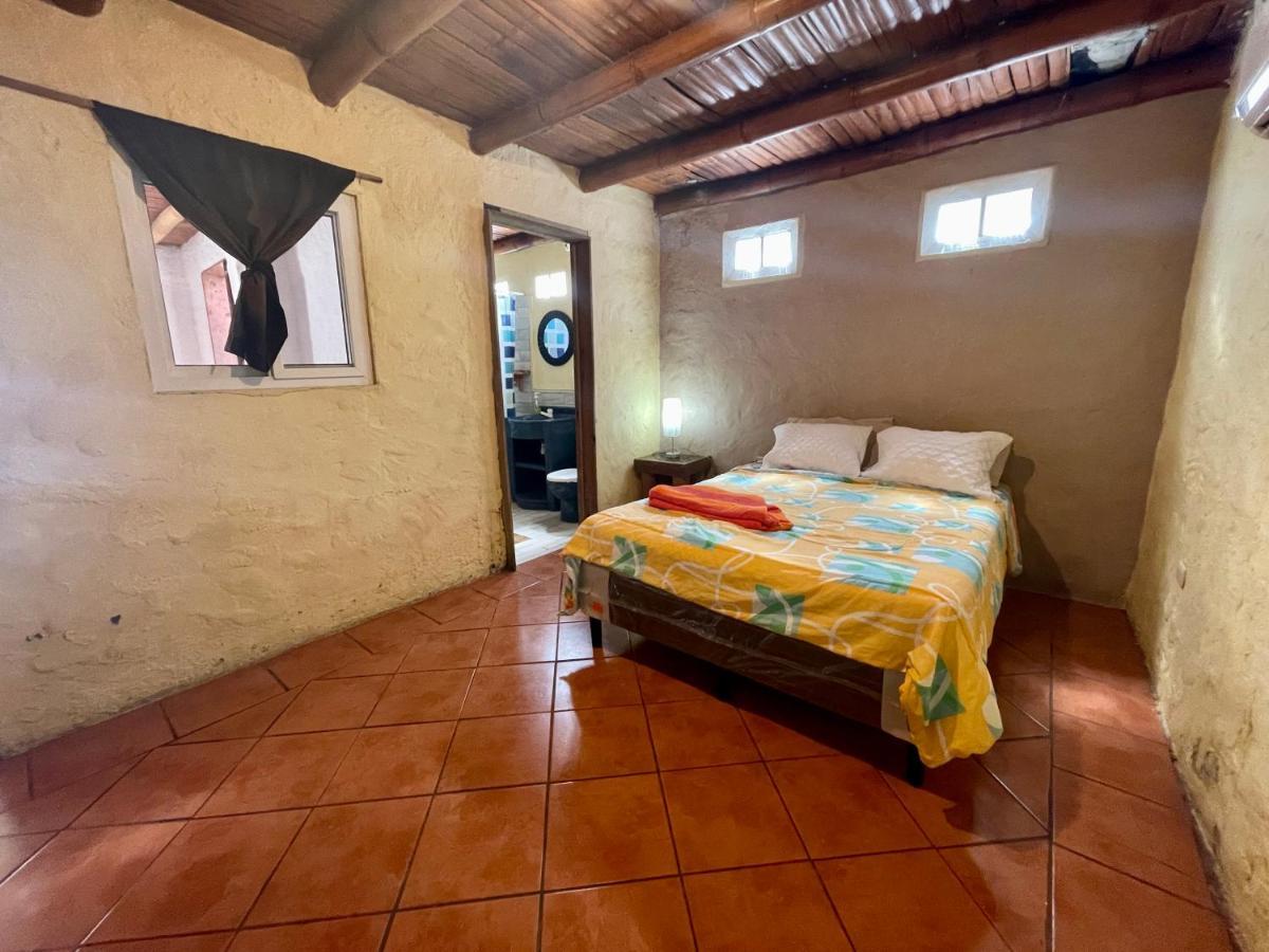 Johnnys Place Hotel Monterrico Esterno foto