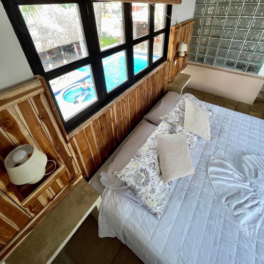 Johnnys Place Hotel Monterrico Esterno foto