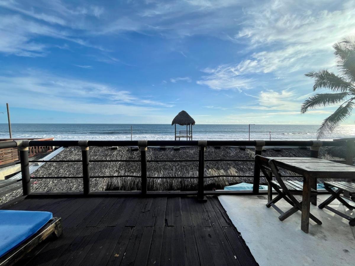 Johnnys Place Hotel Monterrico Esterno foto